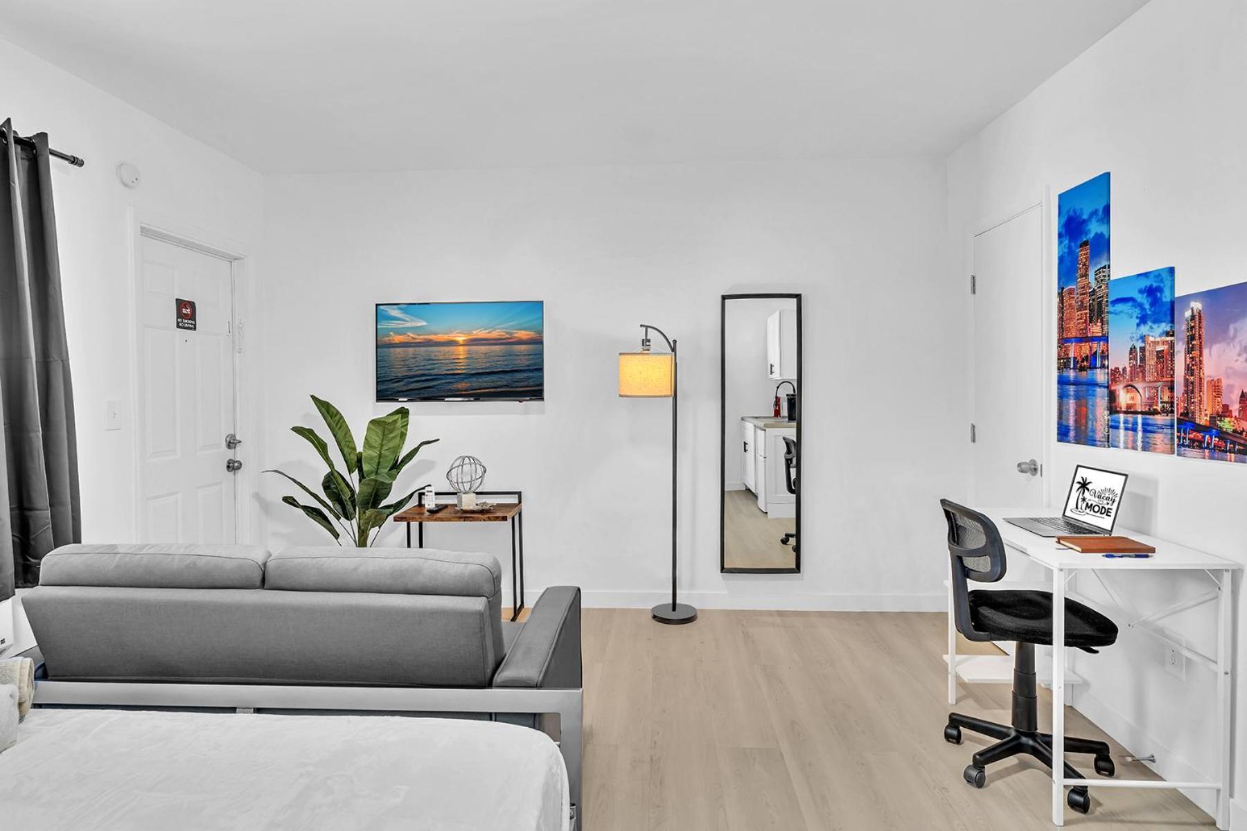 Young Circle & Hollywood Blvd Posh Studio Suite מראה חיצוני תמונה