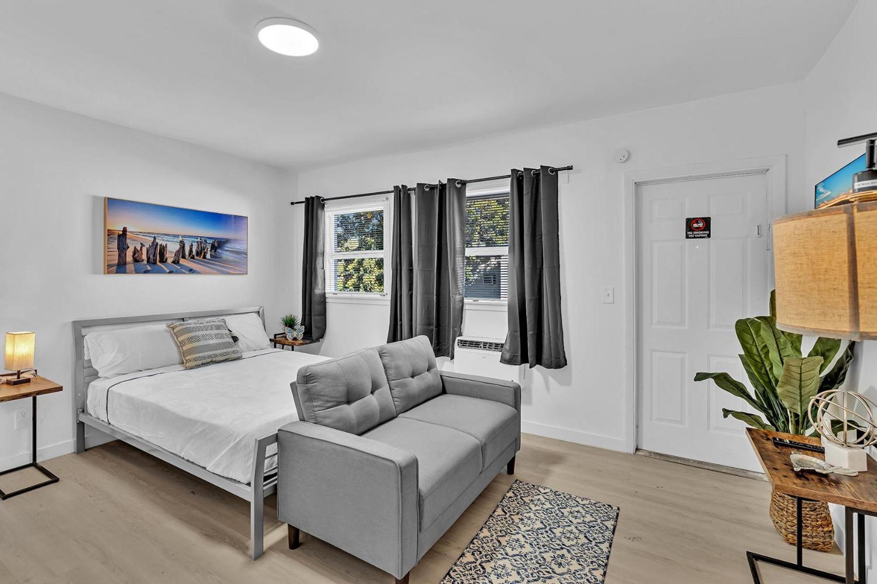 Young Circle & Hollywood Blvd Posh Studio Suite מראה חיצוני תמונה