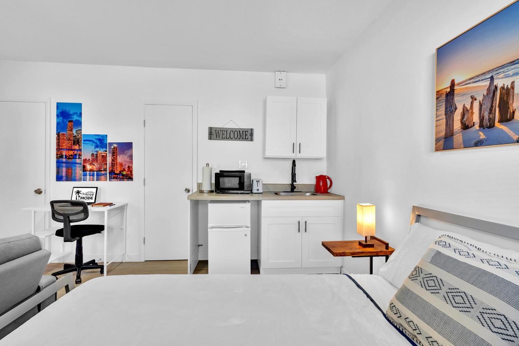 Young Circle & Hollywood Blvd Posh Studio Suite מראה חיצוני תמונה