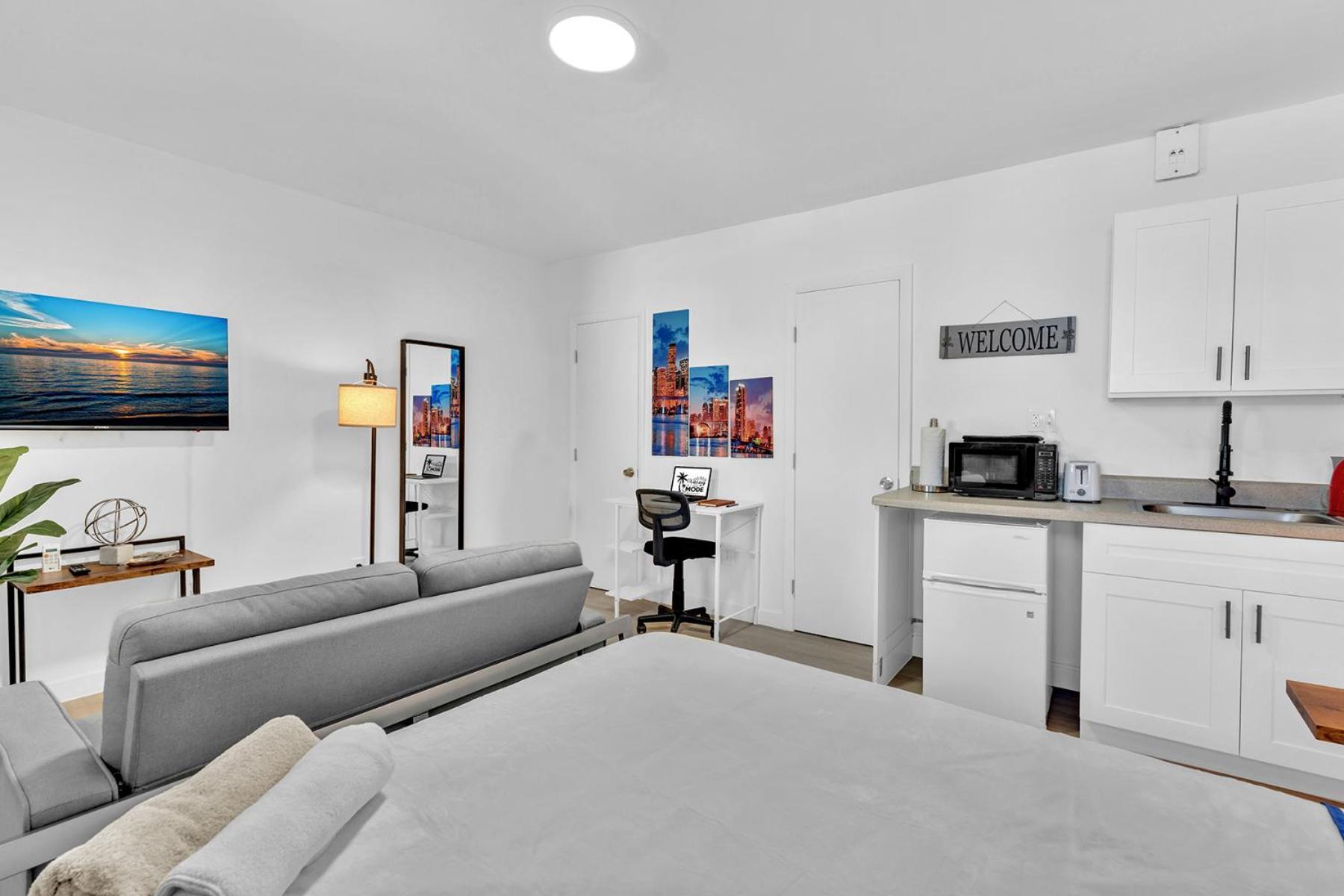 Young Circle & Hollywood Blvd Posh Studio Suite מראה חיצוני תמונה
