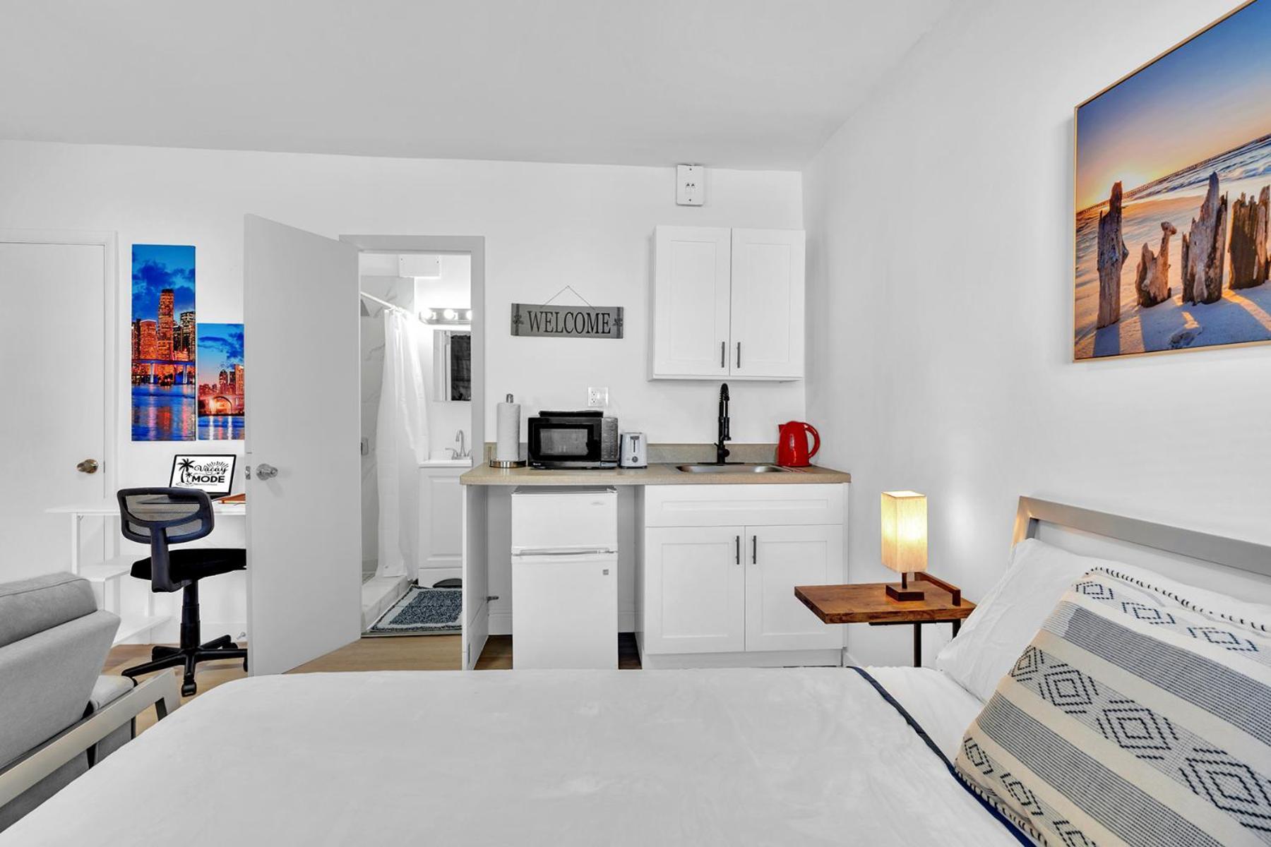 Young Circle & Hollywood Blvd Posh Studio Suite מראה חיצוני תמונה
